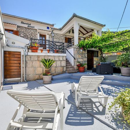 Holiday Home Skevini Dvori Стариград-Пакленица Екстериор снимка