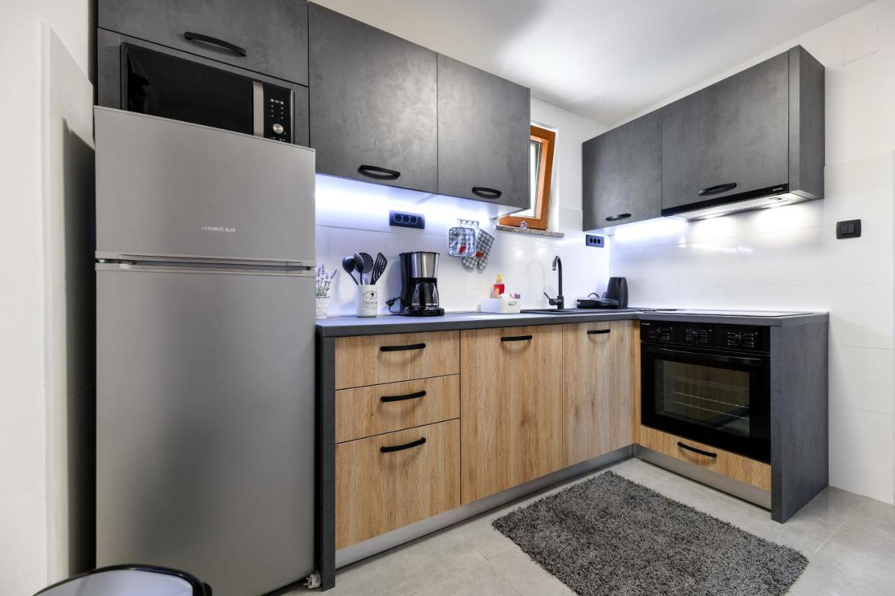 Holiday Home Skevini Dvori Стариград-Пакленица Екстериор снимка