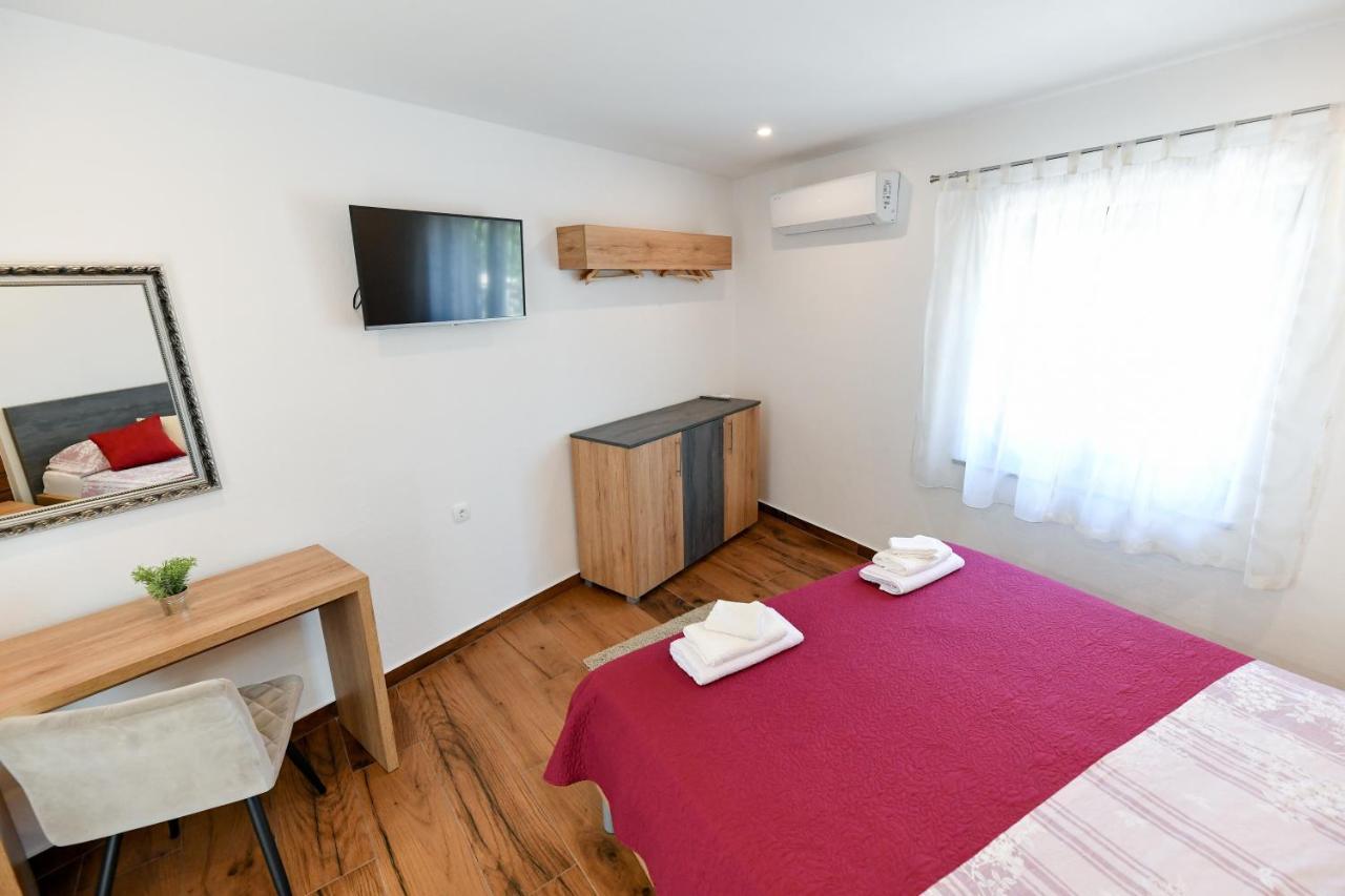 Holiday Home Skevini Dvori Стариград-Пакленица Екстериор снимка