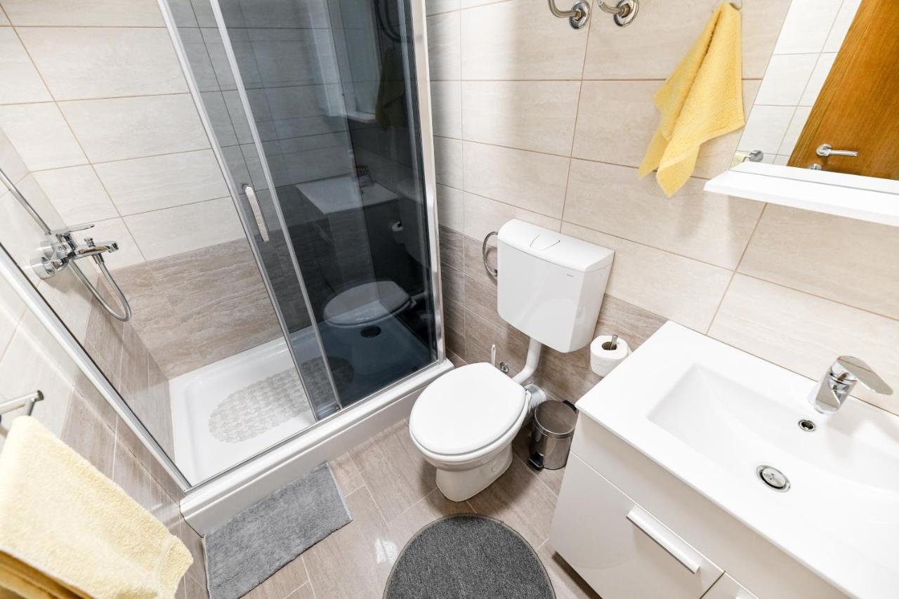 Holiday Home Skevini Dvori Стариград-Пакленица Екстериор снимка