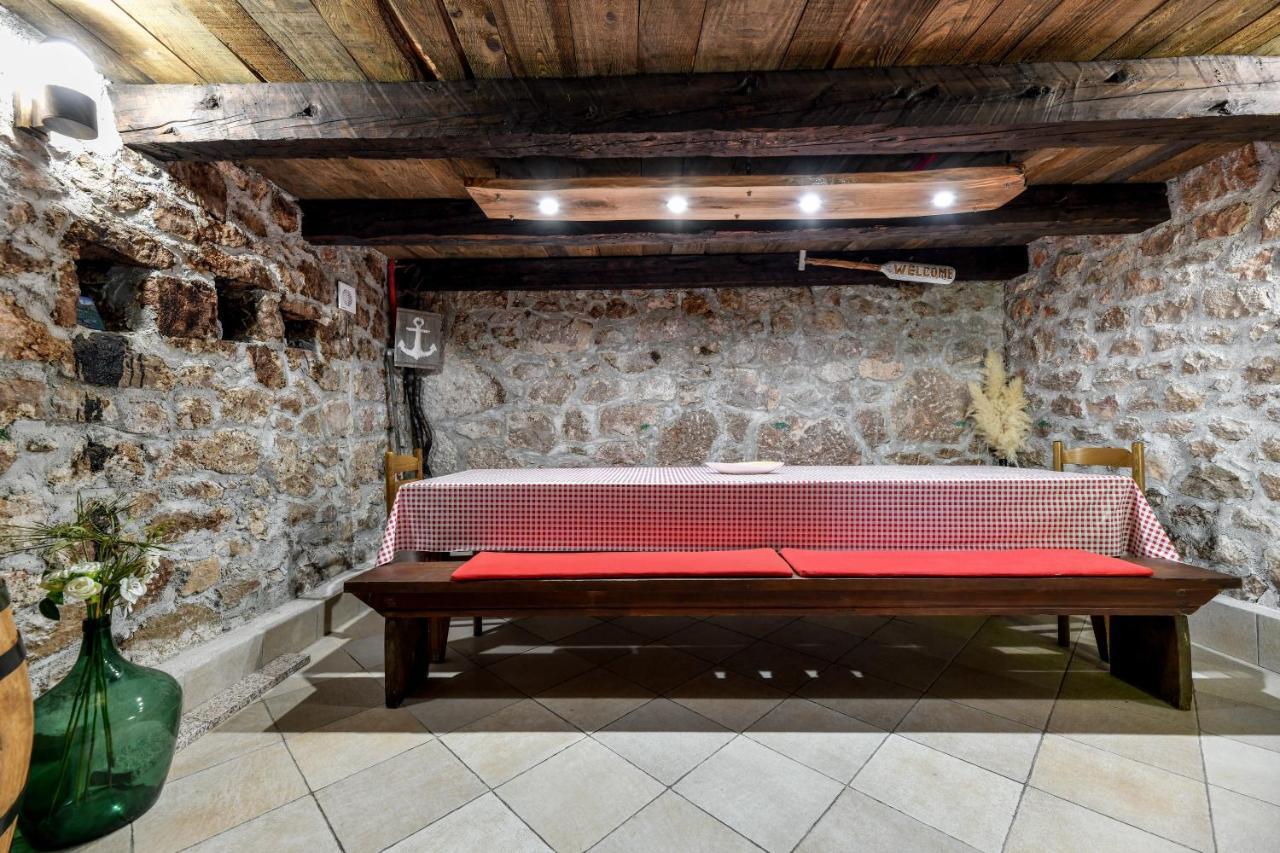Holiday Home Skevini Dvori Стариград-Пакленица Екстериор снимка