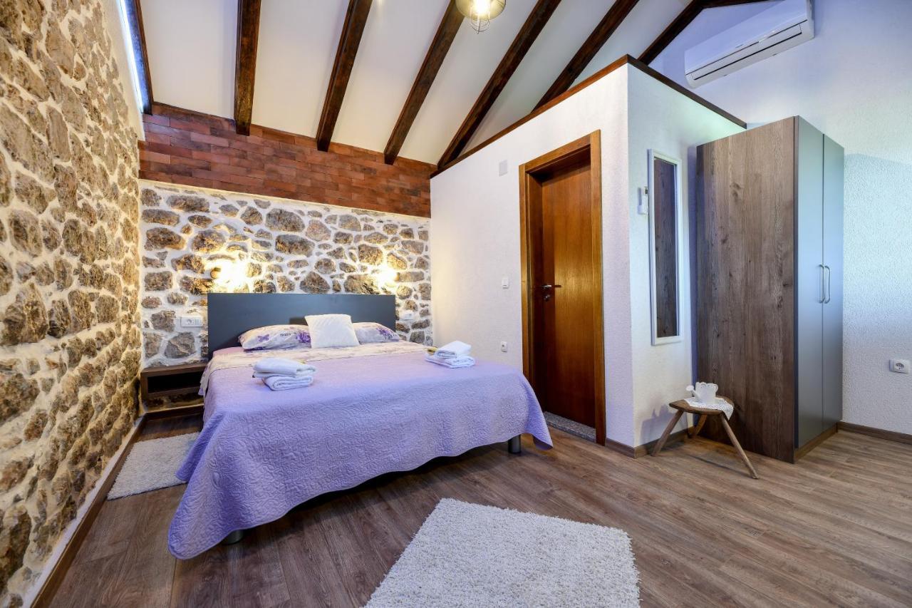 Holiday Home Skevini Dvori Стариград-Пакленица Екстериор снимка